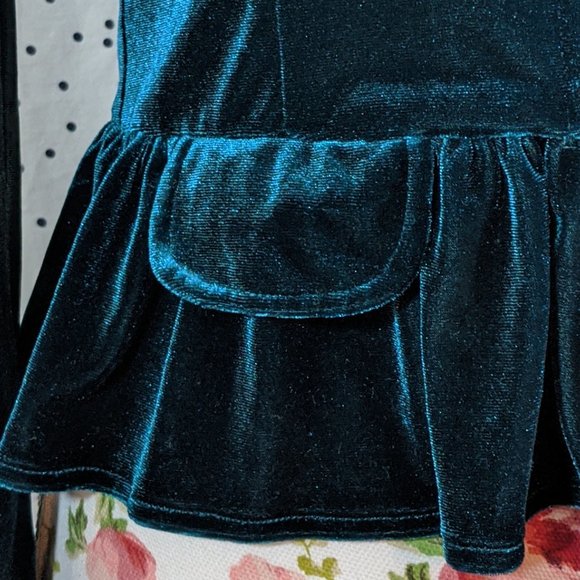 Grevercute Velvet Peplum Top - Size S - Picture 7 of 8